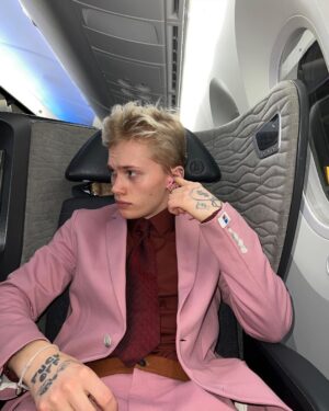 Danya Milokhin Instagram - Готов стать президентом🤝🤓 🇷🇺