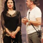 Dareen Haddad Instagram - عيد مبارك وكل عيد وانتم بالف خير انتضرونا غدا ان شاء الله في ثاني ايام العيد على مسرح جلال الشرقاوي الساعة ٩ في مسرحية مانجة هندي من اخراج حسام الدين صلاح .. #مانجة_هندي #مسرحية #جلال_الشرقاوي #حسام_الدين_صلاح #احمد_سلامة #محمود_عزب #عرض_رقابة #عيد_اضحى_مبارك Galal El Sharkawy Theatre مسرح جلال الشرقاوي