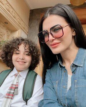 Dareen Haddad Instagram - ❤️راندا وابنها ميرو  من فيلم جروب الماميز 
اخراج /أ @amro_saladin 
@adam_anwar09 
Big thanks for my teamwork
 @sama.elropy_makeup_artist_ 
@eyad_ramzy_mua 

#دارين_حداد #جروب_الماميز #فيلم