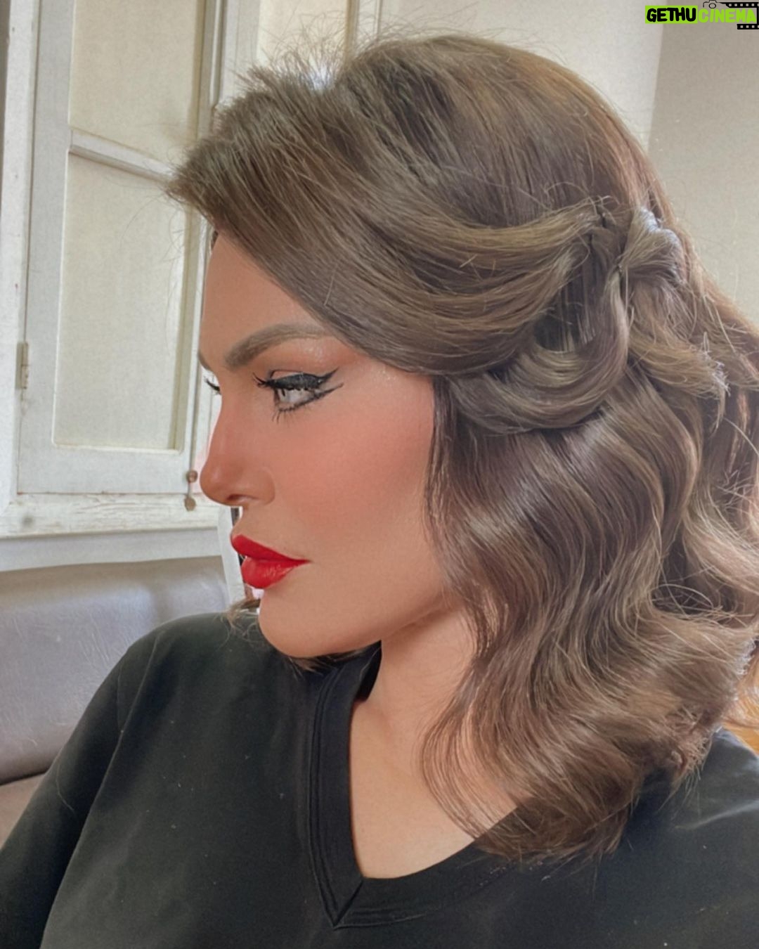 Dareen Haddad Instagram - فيكتورين من مسلسل الضاحك الباكي اخراج أ/محمد فاضل نجيب الريحاني 🎭 #دارين_حداد #الضاحك_الباكي🎭