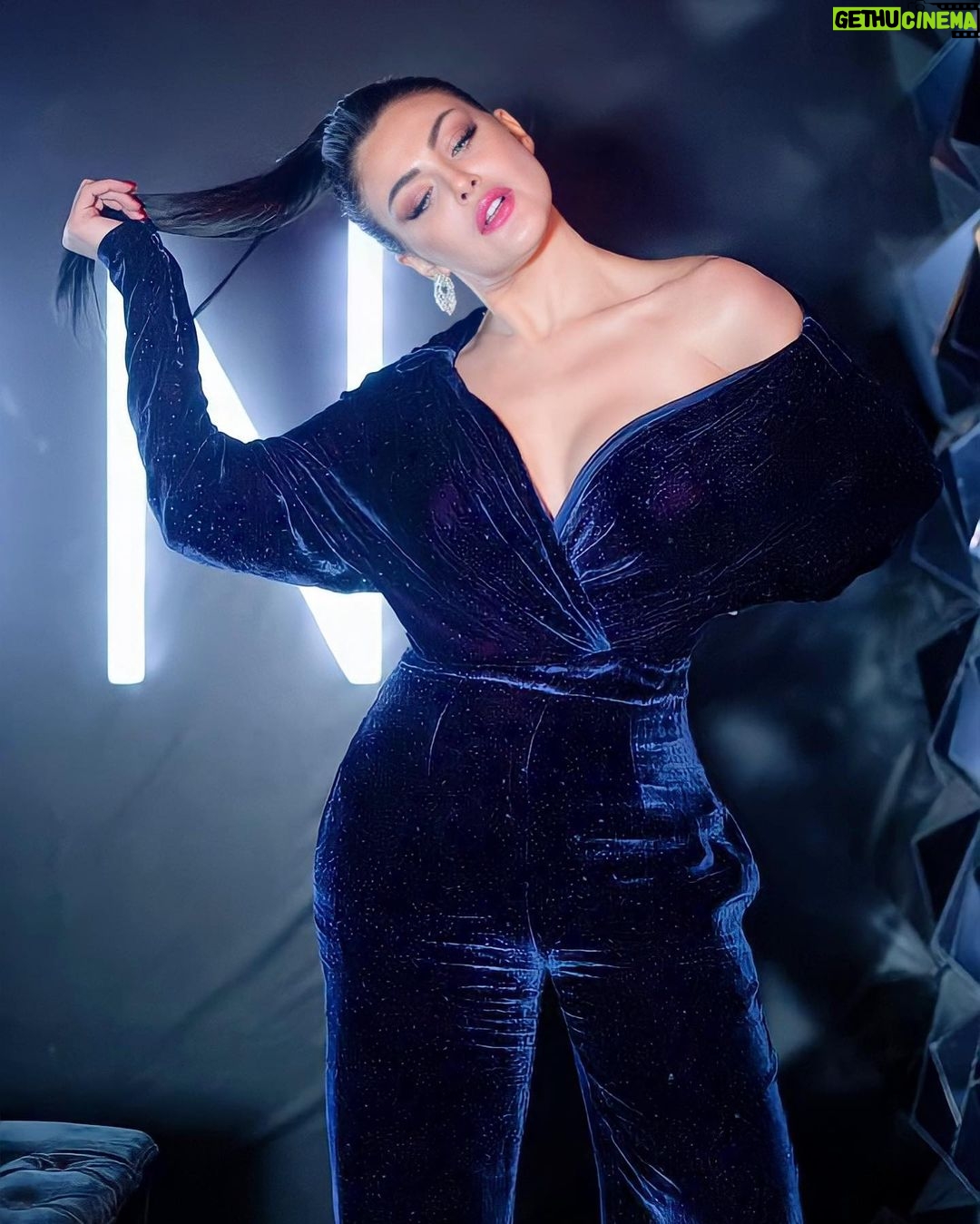 Dareen Haddad Instagram - Special thanks for the lovely team Hair @rizkhairstudio Makeup @maged_redaa Photographer @opa.officially @mamshaahlmisr من حفل افتتاح ممشى اهل مصر 🇪🇬 #ممشى_أهل_مصر_كورنيش_النيل #ممشى_اهل_مصر #دارين_حداد ممشى أهل مصر