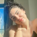 Dareen Haddad Instagram - Vitamin D from Uae ❤️🇦🇪🧿 #dxb #uae #homesweethome #celebritystyle #morningvibes #vitaminad #withoutmakeup #justwokeup #دارين_حداد Downtown Dubai