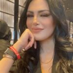 Dareen Haddad Instagram - شكرا مؤسسة الطارق على منحي لقب سفيرة الأمل من قبل "uk gulf center for studies and business" مع مبادرة "غذائى علاجى" ومركز الطارق للتأهيل والتوحد في الدوره الثامنة للمؤتمر كل الحب ❤️ @altareq_center @armanihoteldxb @burjkhalifa @ego_eg @giuseppezanotti @richardmille @medo0o0o1212 #uae #autismclub #autism #uae #ambassadorofhope #humanity #nutraways #dxb #دارين_حداد Burj Khalifa By Emaar
