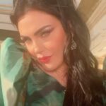 Dareen Haddad Instagram - The eighties 📽🎞📺🎄🎄🎄🎄🎄 Makeup & Style 80’s نيللي من مسلسل ستات بيت المعادي على @shahid.vod #ستات_بيت_المعادي #theeighties #دارين_حداد #celebritystyle