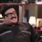 Dareen Haddad Instagram - قد ايه كان ليا الشرف بالحوار الجميل الممتع ده ..قد ايه انا محظوظة اني مع اسطورة اعشقه واعشق روحه الطيبة القريبة من القلب ..خاصة وهو بيتكلم عن عشقه لبناته .. الله يرحمه ويرحم مدام دلال … حبيت اشاركم مقتطفات من برنامج ضحكة سمير على شاهد .. @shahid.vod #شاهد #شاهدvip #ضحكة_سمير #سميرغانم #برنامج #دارين_حداد #soproud #مصر #تونس