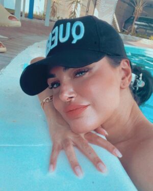 Dareen Haddad Instagram - Cool 🥂 #myconfortzone