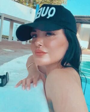 Dareen Haddad Instagram - Cool 🥂 #myconfortzone
