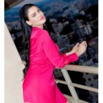 Dareen Haddad Instagram - Styling your self 🤷‍♀️ @jackgemayelphotographytalks #styledbyme #hairstyle #dress #pink #vicolo #prada #cartier #burberry #celine Le Royal Hotel - Beirut