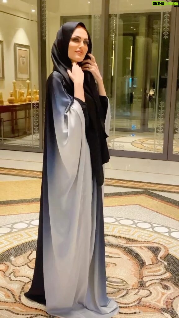 Dareen Haddad Instagram - The Dee 🧕 #vercase ❤️‍🔥@george_s_massoud ❤️‍🔥@palazzoversacedubai ❤️‍🔥@abeer.style ❤️‍🔥@faisalbaraziofficial Palazzo Versace Dubai