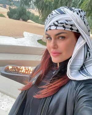 Dareen Haddad Instagram - UAE desert 🔥🪵🦌 @telalresortalain 
#desertsafari #uae #alaindesert #gazzal #goodvibes #adventure #dubai #dubailife #dubaidesert #desertstyle #freindsforever #dxbdesert #safaridubai #redhair #vacation #relax #thesimplelife