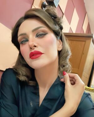 Dareen Haddad Instagram - فيكو ❤️ فيكتورين 
من مسلسل الضاحك الباكي اخراج أ/محمد فاضل 
يعرض حاليا على قنوات @cbcegypt @cbcdrama 
#الضاحك_الباكي #دارين_حداد #محمد_فاضل #نجيب_الريحاني #فيكتورين