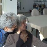 Dariush Eghbali Instagram - یادگار آخرین دیدار با مادرم که همیشه میگفت نخون، نخون که دلم میگیره خوشا…