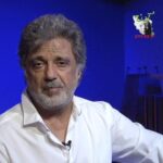 Dariush Eghbali Instagram - شانزدهم آذر: روز دانشجو گیرم که می‌زنید، گیرم که می‌برید، گیرم که می‌کشید، با رویش ناگزیر جوانه چه می‌کنید؟ به امید آن که نبض دانشجویان ما در خیابان‌های ایران بزند، نه در انفرادی‌ها. به امید آن که برای تحقق هدف، دانشجویان ما هدف قرار نگیرند. به امید روزی که دانشجویان ما به جای محدودیت‌ها و ممنوعیت‌ها، با فرصت‌ها دست و پنجه نرم کنند. به امید روزی که به جای سلول‌های زندان، نیمکت‌های کلاس میزبان دانشجویان ما باشند. به امید روزی که آرزوی ما نباشد که جای ظالم و مظلوم عوض شود، بلکه با هم و در کنار هم تلاش کنیم ظلم ریشه کن شود. به امید روزی که ما از مردمی نظاره‌گر به ملتی مبارزه‌گر تبدیل شویم. یاد تمام دانشجویانی که جانشان را در راه آزادی هدیه کردند را گرامی بداریم. دانشجویان در بند را از یاد نبریم، و حامیان همیشه آنها باشیم. به امید پیروزی و موفقیت حق‌جویان و آینده‌سازان ایران فردا...