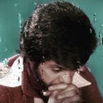 Dariush Eghbali Instagram - اسبِ تازی شده مجروح به زیر پالان طوقِ زرین همه بر گردنِ خَر می‌بینم پندِ حافظ: حافظ / فرید زلاند / آندرانیک / داریوش
