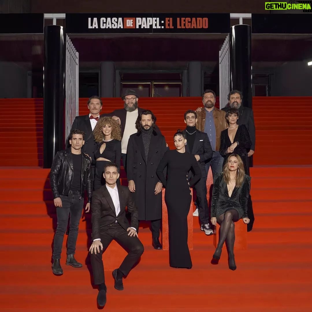 Darko Peric - 123.3K Likes - Last night was a blast... All my love to my family !!!
Viva la resistencia!!!
Hasta siempre !!!
#lacasadepapel