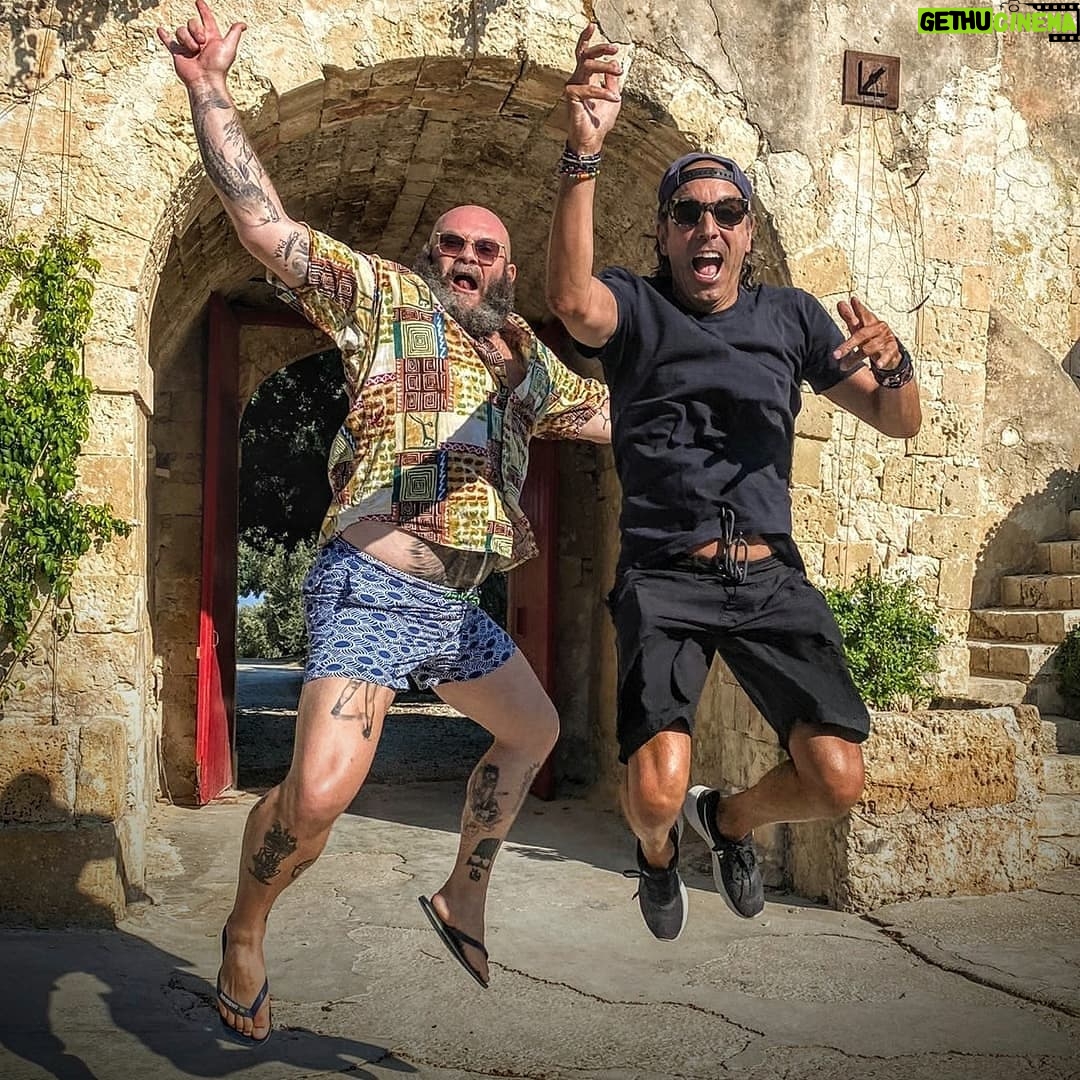 Darko Peric - 139.9K Likes - I just fall in love with amazing Sicily!!! Magic places and beautiful people, thanks everyone for making it possible... Special thanks to "Complete Evacuation Crew"!!!
I'll be back soon!!!
#pma #sicilia #completeaevacuation