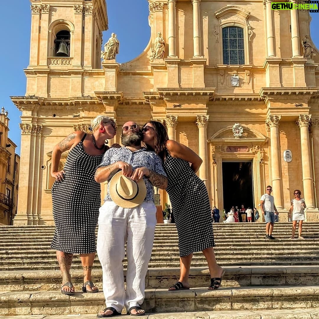 Darko Peric - 139.9K Likes - I just fall in love with amazing Sicily!!! Magic places and beautiful people, thanks everyone for making it possible... Special thanks to "Complete Evacuation Crew"!!!
I'll be back soon!!!
#pma #sicilia #completeaevacuation