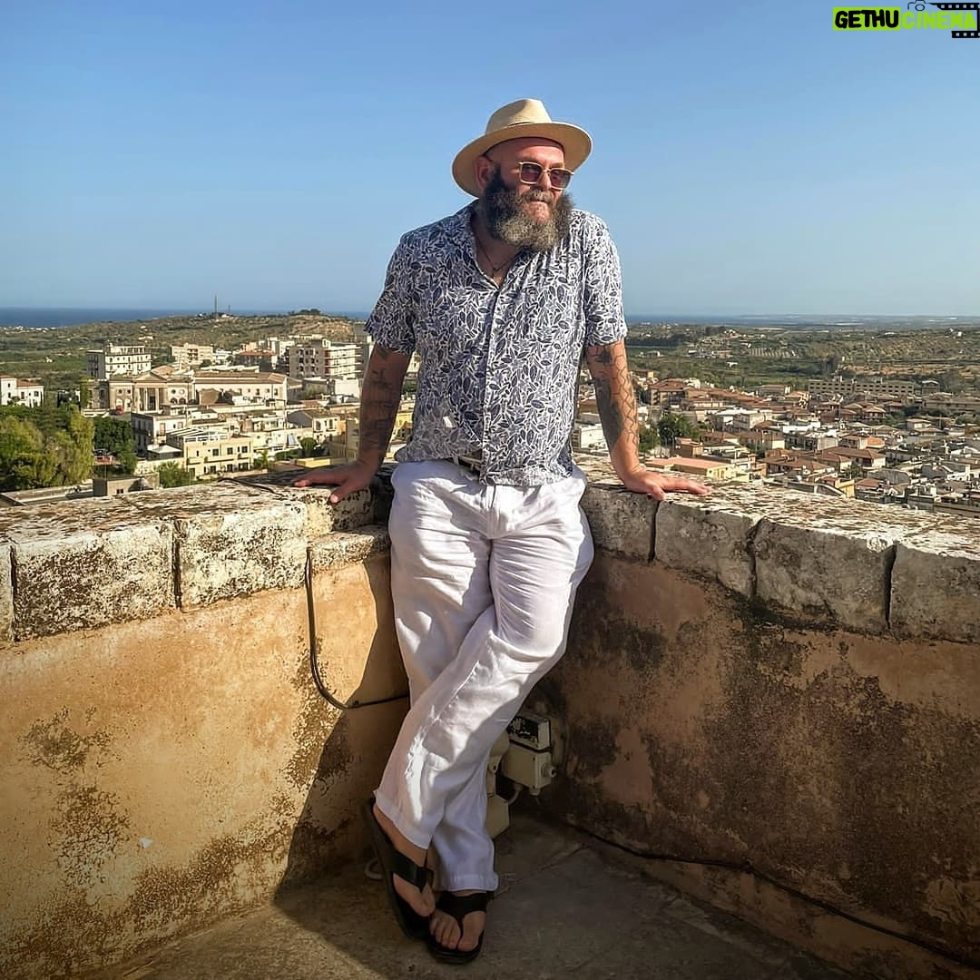 Darko Peric - 139.9K Likes - I just fall in love with amazing Sicily!!! Magic places and beautiful people, thanks everyone for making it possible... Special thanks to "Complete Evacuation Crew"!!!
I'll be back soon!!!
#pma #sicilia #completeaevacuation
