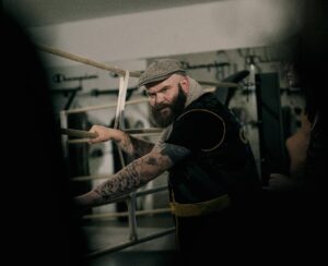 Darko Peric Instagram - New things are coming... 
This time pure Paris vibe!!🥊🥊
Il a du potentiel @nour.mss 
Thanx @cloe_harent_cinema for the capture
#boxing
#getupseries