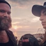 Darko Peric Instagram - Los lunes al sol en buena compania! Hermanita se te echa de menos! #pma #tbt #family Somewhere in da Indian Ocean