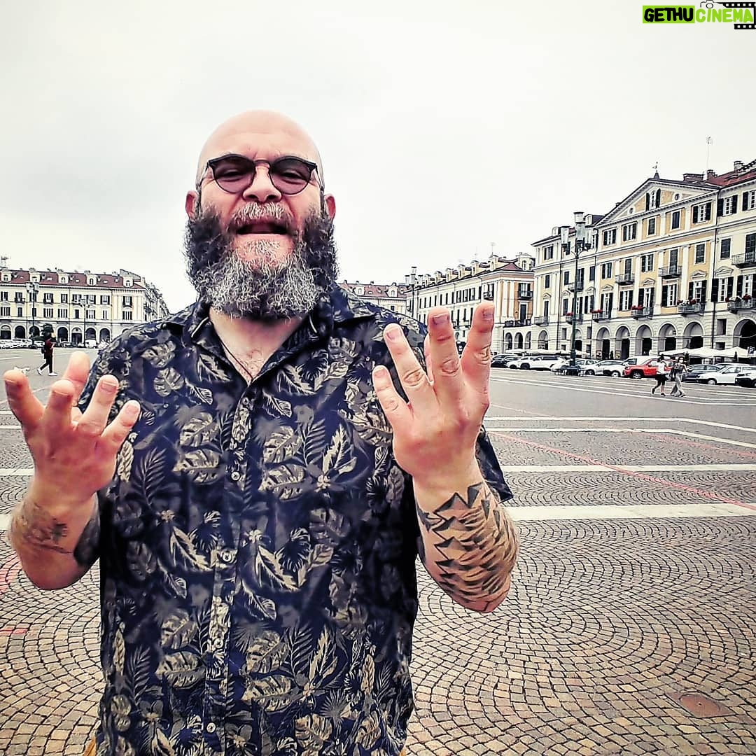 Darko Peric - 96K Likes - Bellissimo Cuneo, bellissimo Piemonte, bellissima gente di @amicorti_filmfestival , grazie mille!!!
Piazza Galimberti of Cuneo inspired Napoleon to do the similar one in Paris and call it Place du Vendôme!
#pma #carpediem