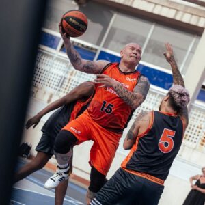 Darko Peric Instagram - El otro día nos juntamos para hacer unas pachangas y decir alto STOP BULLYING!!! Gracias a @acbcom y a todos los participantes ! The other day we gathered to play some hoops and say loud STOP BULLYING!!! Thanks to @acbcom and to all amazing people who participated in the event! #stopbullying #baller4life #basketball Barcelona