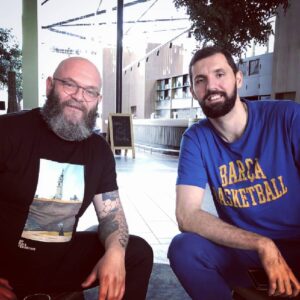 Darko Peric Instagram - I'm so happy and grateful for being invited by @euroleague to participate in this #finalfour experience, but I'm even more excited to meet and chat with this two great players and amazing human beings
@nikolamirotic33 and @vasamicic13 
All my respect!!! 
And for tomorrow finals, let the better  win !!!
🏀 🏀 🏀 🏀

Presrecan sam i zahvalan @euroleague sto su me pozvali da uzivam u ovom #finalfour ,
ali pre svega sam uzbudjen sto sam mogao da popricam sa mojim zemljacima, izvanrednim igracima i ljudinama u svakom smislu @nikolamirotic33 i 
@vasamicic13
Svo moje postovanje momci!!!
A za sutrasnje finale, neka pobedi bolji !!!
🏀 🏀 🏀 🏀
Estoy feliz y agradecido a @euroleague por haberme invitado a #finalfour , pero estoy aún mas emocionado por haber hablado con mis compatriotas, increibles jugadores y muy grandes personas @nikolamirotic33 y
@vasamicic13 
Todo mi respecto muchachos!!!
Y para la final de mañana, que gane el mejor !!!
🏀 🏀 🏀 🏀
#f4glory #basketball #balkanboys #kosarka