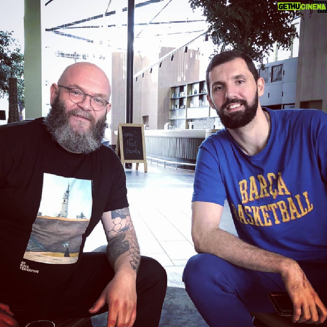 Darko Peric - 76.9K Likes - I'm so happy and grateful for being invited by @euroleague to participate in this #finalfour experience, but I'm even more excited to meet and chat with this two great players and amazing human beings
@nikolamirotic33 and @vasamicic13
All my respect!!!
And for tomorrow finals, let the better win !!!
🏀 🏀 🏀 🏀
Presrecan sam i zahvalan @euroleague sto su me pozvali da uzivam u ovom #finalfour ,
ali pre svega sam uzbudjen sto sam mogao da popricam sa mojim zemljacima, izvanrednim igracima i ljudinama u svakom smislu @nikolamirotic33 i
@vasamicic13
Svo moje postovanje momci!!!
A za sutrasnje finale, neka pobedi bolji !!!
🏀 🏀 🏀 🏀
Estoy feliz y agradecido a @euroleague por haberme invitado a #finalfour , pero estoy aún mas emocionado por haber hablado con mis compatriotas, increibles jugadores y muy grandes personas @nikolamirotic33 y
@vasamicic13
Todo mi respecto muchachos!!!
Y para la final de mañana, que gane el mejor !!!
🏀 🏀 🏀 🏀
#f4glory #basketball #balkanboys #kosarka