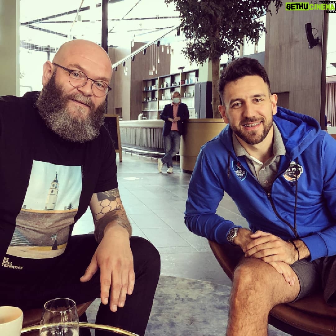 Darko Peric - 76.9K Likes - I'm so happy and grateful for being invited by @euroleague to participate in this #finalfour experience, but I'm even more excited to meet and chat with this two great players and amazing human beings
@nikolamirotic33 and @vasamicic13
All my respect!!!
And for tomorrow finals, let the better win !!!
🏀 🏀 🏀 🏀
Presrecan sam i zahvalan @euroleague sto su me pozvali da uzivam u ovom #finalfour ,
ali pre svega sam uzbudjen sto sam mogao da popricam sa mojim zemljacima, izvanrednim igracima i ljudinama u svakom smislu @nikolamirotic33 i
@vasamicic13
Svo moje postovanje momci!!!
A za sutrasnje finale, neka pobedi bolji !!!
🏀 🏀 🏀 🏀
Estoy feliz y agradecido a @euroleague por haberme invitado a #finalfour , pero estoy aún mas emocionado por haber hablado con mis compatriotas, increibles jugadores y muy grandes personas @nikolamirotic33 y
@vasamicic13
Todo mi respecto muchachos!!!
Y para la final de mañana, que gane el mejor !!!
🏀 🏀 🏀 🏀
#f4glory #basketball #balkanboys #kosarka