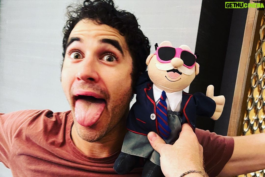 Darren Criss Instagram - my dear ๐ฒ๐ฝ you never cease to traer el fuego! muchas gracias a todos mis amigos! the show was totalmente chido ๐ค๐ thank you @ocesa @frontonmexico for bringing me back to CDMXโ ๐ธ pro shots : @liliestradamx ๐ฑbro shots : @dylansaunders @rockerrick Mexico City, Mexico