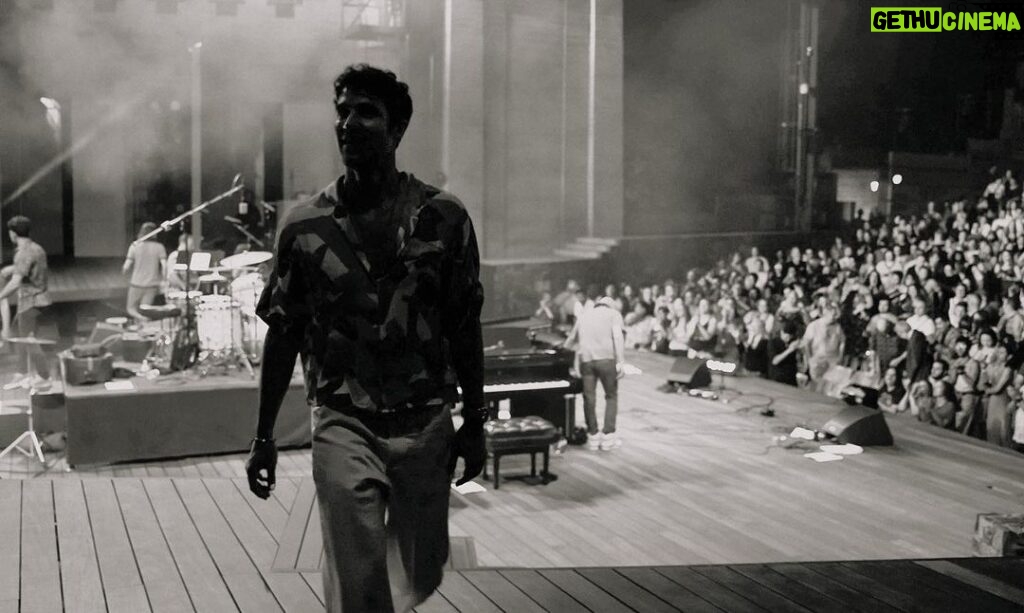 Darren Criss Instagram - Here’s looking at you, Los Angeles. Thanks again to everyone who came to get Hollyweird with me. 🤘🤓 📷 @mirandamcdonald at @thefordla Ford Amphitheatre