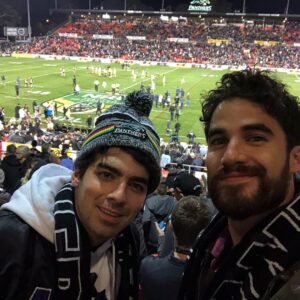 Darren Criss Instagram - BONZER! Stoked to finally announce a run of shows in Australia! I’ve always been so appreciative of the support I’ve had throughout the years from down under, from the YouTube days to TV and Broadway and beyond. And I’m not here to f*k spiders m8, you bet I’ll be bringing all those tunes with me. Can’t wait to finally have a singalong with all you lovely folks who’ve been waiting patiently for them in the southern hemisphere. Special thanks to @michaelcasselgroup for making this happen. Here’s some pics from my last visit to celebrate how excited I am to not only return, but to get to see more of Oz! 🤘😎🇦🇺

Adelaide 9/3
Canberra 9/4
Melbourne 9/5
Hobart 9/7
Sydney 9/11

Tickets on sale July 27, link in bio for more info. Catch ya soon…