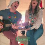 Darren Criss Instagram – MERRY CHRISTMAS EVERYBODY! Hope y’all had a WoNdErFuL day… Now, what else is there left to do…? 🤔 Anyone else gettin’ #DrunkOnChristmas ?🎄🍻 ❄️