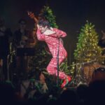 Darren Criss Instagram – finally winding down after an incredible night at @beacontheatre . Was looking forward to it all year. Thank you to everyone who made it so special- all my musicians, all my special guests, all the production and crew from the venue as well as the amazing folks from eMusic Live who managed to make our livestream look like we rehearsed making it for days (we didn’t), and made something awesome for the many folks that couldn’t make it to the show in person. Whether you were there, masked & vaxed in person, or tuning in on a screen from all parts of the world, I am so grateful for your support. You really brought the energy, and we definitely felt it tonight- in all its Yuletide glory. Thank you. I am so glad we got to do at least this ONE Holiday show this year. Here’s to doing many more in the Holiday Seasons to come! Whoop-de-doo!
📸: @jeffaugerphotog Manhattan, New York
