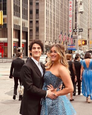 Darren Criss Instagram - Me and Mama Mia’s night out. 

Tony’s day was a blurry marathon. Early morning dress rehearsal, then @buffalobway matinee then @TonyAwards… then after party from which I watched the sun come up. Feel like I’m only just now waking up from the fever dream.