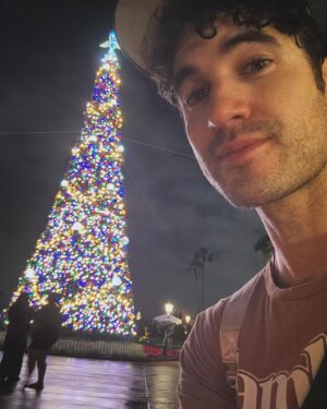 Darren Criss Instagram - Of course no tour through Florida is complete without a trip to a Criss family favorite… #WaltDisneyWorld, of course. Such a sweet way to accent the holidays. 
Thank you @DisneyParks & @WaltDisneyWorld for all the special memories of old and new.