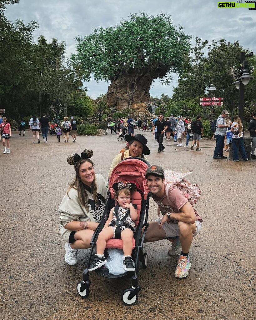 Darren Criss Instagram - Of course no tour through Florida is complete without a trip to a Criss family favorite… #WaltDisneyWorld, of course. Such a sweet way to accent the holidays. Thank you @DisneyParks & @WaltDisneyWorld for all the special memories of old and new.