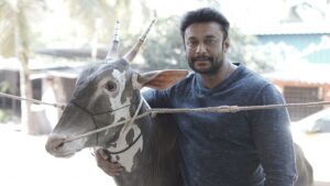 Darshan Thoogudeepa Instagram - ಸಮಸ್ತ ನಾಡಿನ ಜನತೆಗೆ ಮಕರ ಸಂಕ್ರಾಂತಿಯ ಹಾರ್ದಿಕ ಶುಭಾಶಯಗಳು. ನಮ್ಮ ಸಾಂಸ್ಕೃತಿಕ ಹಬ್ಬವನ್ನು ಹೆಚ್ಚು ಸಂಭ್ರಮ ಸಡಗರದಿಂದ ಆಚರಿಸಿ 😊