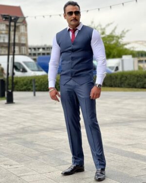 Darshan Thoogudeepa Instagram - ಕ್ರಾಂತಿ ಚಿತ್ರದ ಶೂಟಿಂಗ್ ಪೋಲೆಂಡ್ ನಲ್ಲಿ ಬಿರುಸಿನಿಂದ ಸಾಗುತ್ತಿದೆ. ನಲ್ಮೆಯ ಸೆಲೆಬ್ರಿಟಿಗಳು ತೋರುತ್ತಿರುವ ಪ್ರೀತಿಗೆ ನಾ ಸದಾ ಚಿರಋಣಿ