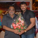 Darshan Thoogudeepa Instagram - ಎಂದಿಗೂ ಮಾಸದ ಅಂಬಿ ಅಪ್ಪಾಜಿಯ ಸವಿ ನೆನಪುಗಳು. ಇಂದಿಗೂ ಅವರು ನಮ್ಮನ್ನು ಕಾಯುತ್ತ ಆಶೀರ್ವದಿಸುತ್ತಾ ನಮ್ಮೊಂದಿಗೆ ಇದ್ದಾರೆ. ಹುಟ್ಟು ಹಬ್ಬದ ಹಾರ್ದಿಕ ಶುಭಾಶಯಗಳು ಅಪ್ಪಾಜಿ. One and only #RebelStar ❤️