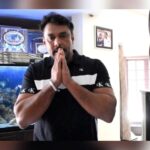 Darshan Thoogudeepa Instagram – ಪ್ರೀತಿಯ ಅಭಿಮಾನಿಗಳಲ್ಲಿ ನಿಮ್ಮ ದಾಸ ದರ್ಶನ್ ತೂಗುದೀಪ ಮಾಡುವ ವಿನಂತಿ. 
2021ರ ಕರಾಳ ದಿನಗಳು ಮತ್ತೆ ಮರುಕಳಿಸದಿರಲಿ, ಕೋವಿಡ್ ಇಂದ ಸಂಪೂರ್ಣವಾಗಿ ನಮ್ಮ ಜನತೆ ಚೇತರಿಸಿಕೊಳ್ಳಲಿ ಎಂಬ ಕಾರಣದಿಂದ ನನ್ನ ಹುಟ್ಟುಹಬ್ಬವನ್ನು ಈ ಬಾರಿಯೂ ಸಹ ಸರಳವಾಗಿರಲೆಂದು ನಿರ್ಧರಿಸಿದ್ದೇನೆ. ಈ ಬಾರಿಯೂ ಬೆಂಗಳೂರಿನಲ್ಲಿ ನಾನು ಈ ಸಮಯದಲ್ಲಿರುವುದಿಲ್ಲ. ಬಹಳಷ್ಟು ದೂರದಿಂದ ಮನೆಯ ಹತ್ತಿರ ಬಂದು ನಿರಾಶರಾಗದಿರಿ. ನಿಮ್ಮೆಲ್ಲರನ್ನು ನೋಡಿ ಮುಖಾಮುಖಿಯಾಗುವ ಹಂಬಲವೂ ನನಗೂ ಸಾಕಷ್ಟಿದೆ. ಇವೆಲ್ಲದಕ್ಕೂ ಸದ್ಯದ ಪರಿಸ್ಥಿತಿ ಸೂಕ್ತವಲ್ಲವೆಂಬುದು ನನ್ನ ಭಾವನೆ. ಆದಷ್ಟು ಬೇಗ ನಿಮ್ಮೆಲ್ಲರನ್ನು ಭೇಟಿ ಮಾಡುವೆ ಎಂದು ನಂಬಿದ್ದೇನೆ. 
ನನ್ನ ಬಗ್ಗೆ ಇಷ್ಟೆಲ್ಲಾ ಪ್ರೀತಿ ಅಭಿಮಾನ ಇಟ್ಟಿರುವ ನೀವು ನನ್ನ ಈ ಕೋರಿಕೆಯನ್ನು ನಡೆಸಿಕೊಡುವಿರಿ ಎಂದು ನಂಬಿರುತ್ತೇನೆ.

ಇಂತಿ ನಿಮ್ಮ ಪ್ರೀತಿಯ
ದಾಸ ದರ್ಶನ್