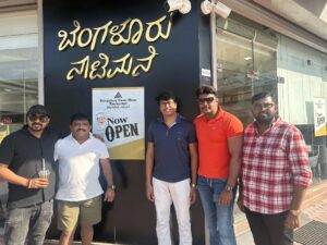 Darshan Thoogudeepa Instagram - ಕಾಟೇರನ ಅಭೂತಪೂರ್ವ ಗೆಲುವಿಗೆ ಕಾರಣಕರ್ತರಾದ ಪ್ರೀತಿಯ ಸೆಲೆಬ್ರಿಟಿಸ್ ಹಾಗೂ ನಾಡಿನ ಜನತೆಗೆ ಹೃದಯಪೂರ್ವಕ ವಂದನೆಗಳು. ದುಬೈನಲ್ಲಿ ನೀವು ನೀಡಿದ ಪ್ರೀತಿಗೆ ಹಾಗೂ ಇತರ ದೇಶಗಳಲ್ಲಿಯೂ ಸಹ ಜನರು ನೀಡುತ್ತಿರುವ ಅಭಿಮಾನಕ್ಕೆ ಆಭಾರಿಯಾಗಿದ್ದೇವೆ. ಈ ಏಳಿಗೆಯನ್ನು ಸಹಿಸಲಾರದ ನನ್ನ ಪ್ರೀತಿಯ ಆತ್ಮೀಯರಿಗೆ ಹೇಳೋದು ಒಂದೇ ಮಾತು: ನೀವು ಏನೇ ಮಾಡಿದರೂ ನಾನು ಕೋಪ ಮಾಡ್ಕೊಳಲ್ಲ, ಬೇಜಾರ್ ಮಾಡ್ಕೊಳಲ್ಲ, ನೊಂದುಕೊಳ್ಳಲ್ಲ.
ಕಾಲಾಯ ತಸ್ಮಯ್ ನಮಃ