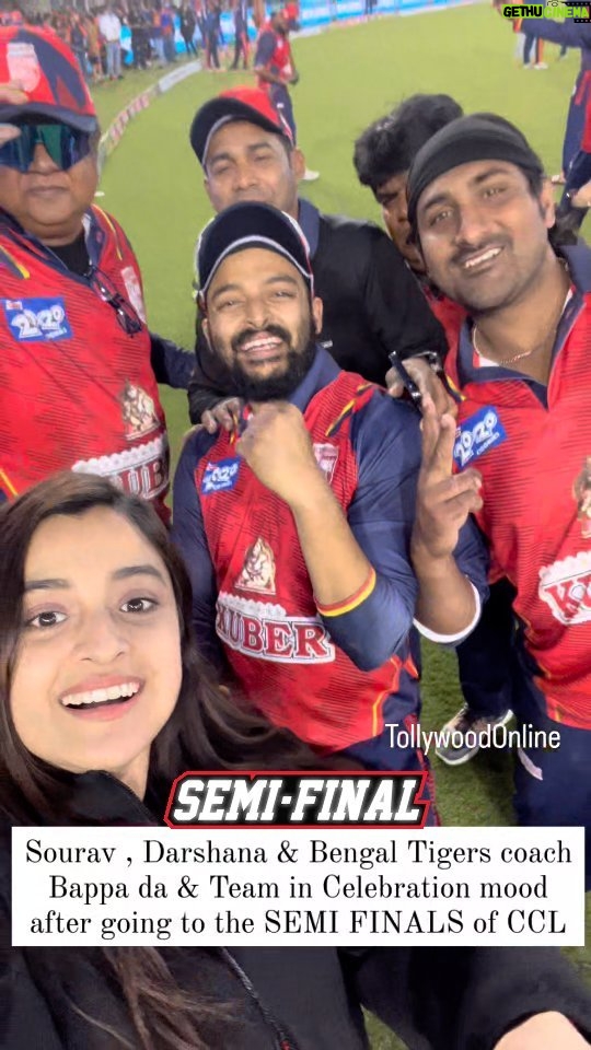 Darshana Banik Instagram - It's celebration time for @darshanabanik @i_sauravdas coach #Bappa & Team @bengaltigersteam as they are into the SEMI FINALS of #CCL...what a team ...brilliant effort guys 😀😍 #bengalTigers #ccl