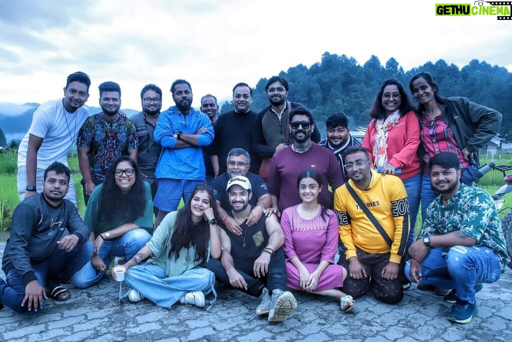 Darshana Banik Instagram - And that’s a wrap! #KeProthomKaccheEshechi wrapped up with all our love. See you at the theatres! ❤🤗 @shieladitya_official @madhumita_sarcar @darshanabanik @auditiva.synthesia @suvendas @innovativepictures #PradeepChakravorty