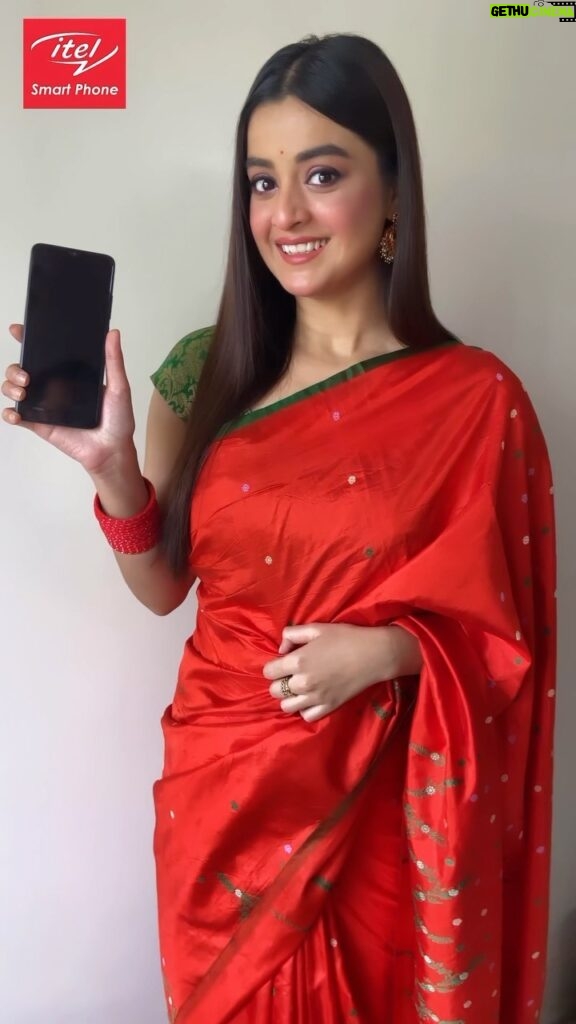 Darshana Banik Instagram - Durga Puja vibes with my new itel P55 5G – India’s most affordable and powerful 5G smartphone! 📸 Thanks to Dad for this amazing gift, my personal Pujo memories album is in the making. Get yours and join the memory-making journey with your loved ones and stay connected always. #itel #DurgaPujo #5GSpeed #itelP55Power5G #JodeBharatKaDilitel #ad #reels
