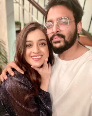 Darshana Banik Instagram - About last night ♥️
Thank you @senguptajisshu @ninichinismamma for being such wonderful hosts ♥️
Happpyyy Neww Yearrrr Everyone 💕
