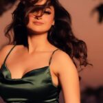 Darshana Banik Instagram - #Premika 💚 #reels #reelsinstagram #reelitfeelit #reelkarofeelkaro #sunset #nature #candid #selflove #march