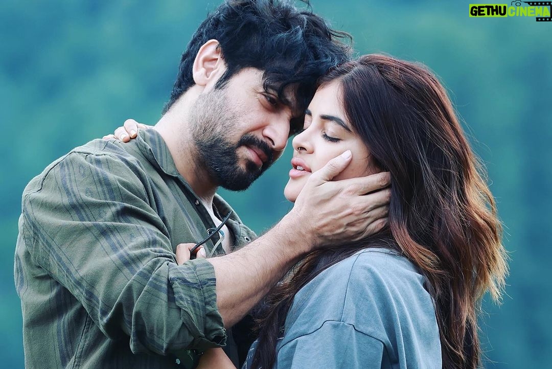 Darshana Banik Instagram - And that’s a wrap! #KeProthomKaccheEshechi wrapped up with all our love. See you at the theatres! ❤️🤗 @shieladitya_official @madhumita_sarcar @darshanabanik @auditiva.synthesia @suvendas @innovativepictures #PradeepChakravorty