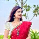 Darshana Banik Instagram - Shubho Saptami everyone ❤️ #bengali #ethnic #tangail #taant