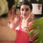 Darshana Banik Instagram - Durga Pujo is an emotion for every Bengali which cannot be expressed in words. Growing up watching my Maa and Thakumaa wearing a traditional ‘Lal Par’ saree and offering anjali to Maa Durga was a sight to behold. This is the reason why the Lal Par saree holds a special place in my heart. I choose Taneira Sarees since they have a versatile range of colors, motifs, and patterns to choose from and a wide array of Lal Par sarees on offer. Discover the timeless collection of exquisite weaves that add a touch of elegance to your festivities. #TaneiraPujo #TaneiraLalPaar #PujoWithTaneira #TaneiraFestive #BestOfIndia #TaneiraSarees #TaneiraTribe #DurgaPuja #durgapuja2023 #reels